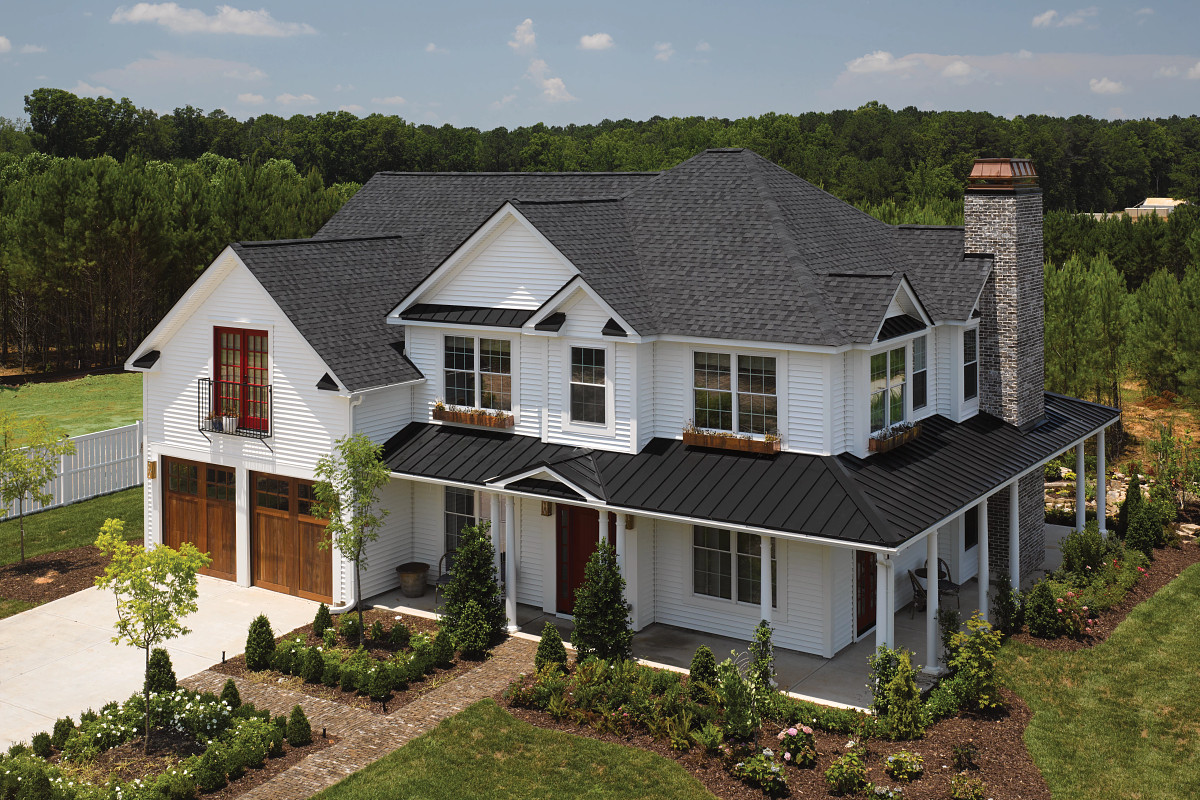 Florida home with Landmark Cinder Black roof