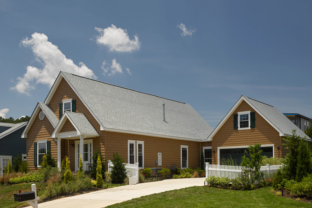 Florida home with Landmark Pro Silver Birch roof