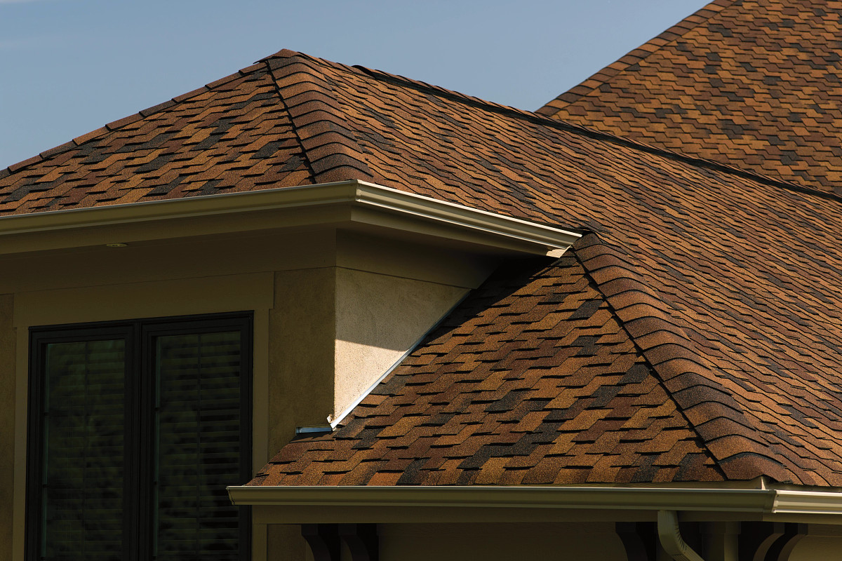 Florida home with Presidential Shake Aged Bark roof
