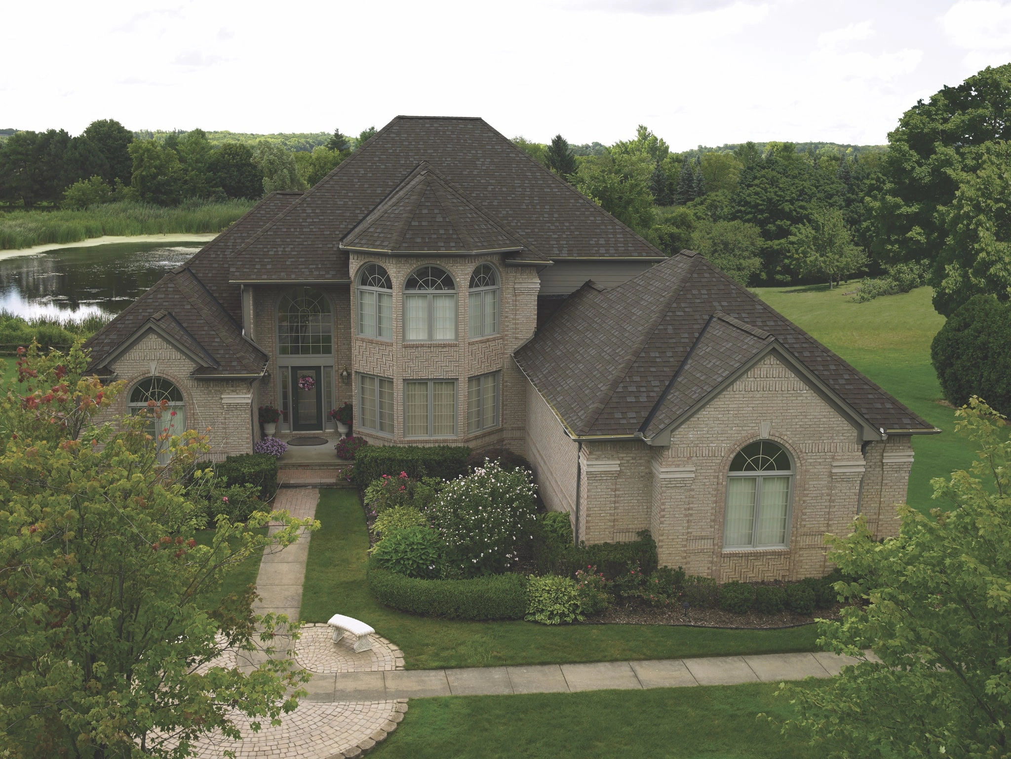 Florida home with Dynasty Cornerstone WWD roof