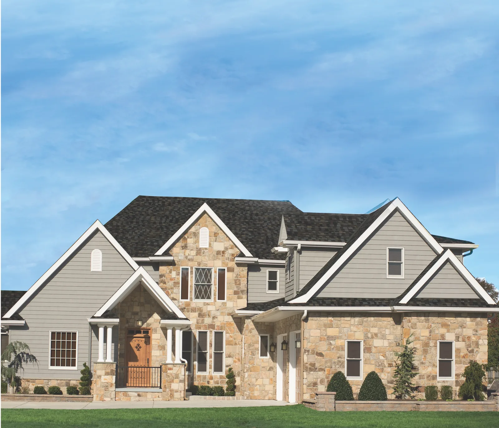 Florida home with Dynasty Glacier roof