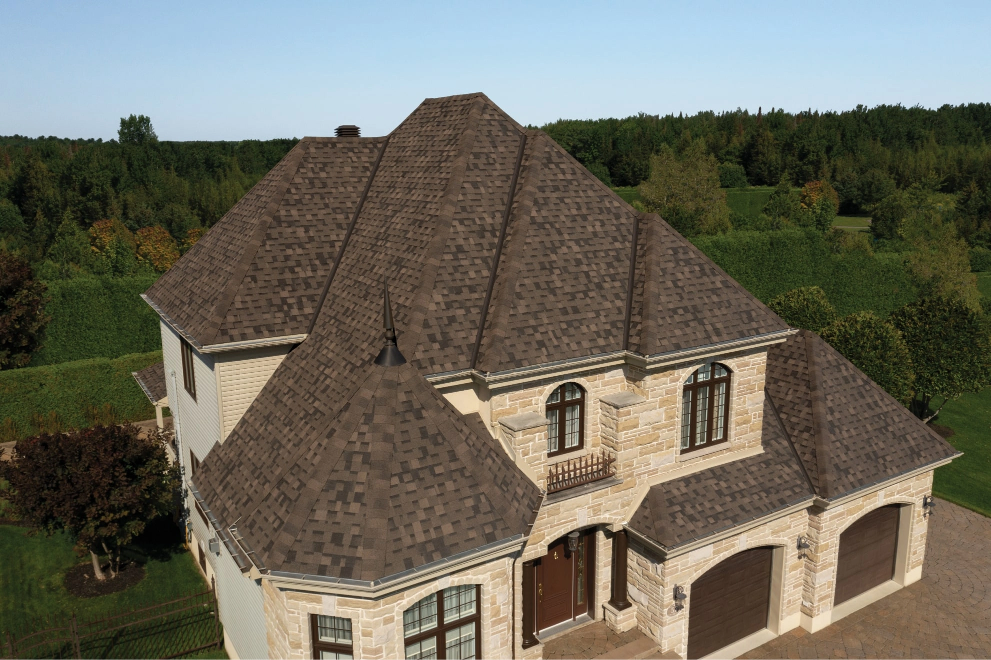 Florida home with Dynasty Shadow Brown roof