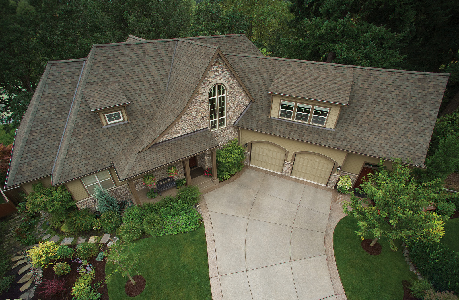 Florida home with Legacy Scotchgard Natural Wood roof