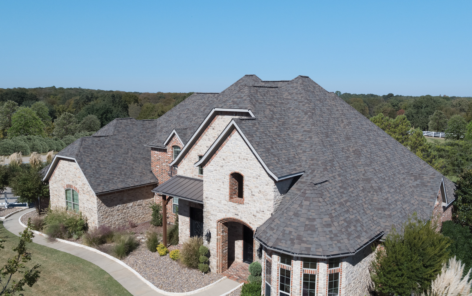 Florida home with Legacy Scotchgard Natural Wood roof