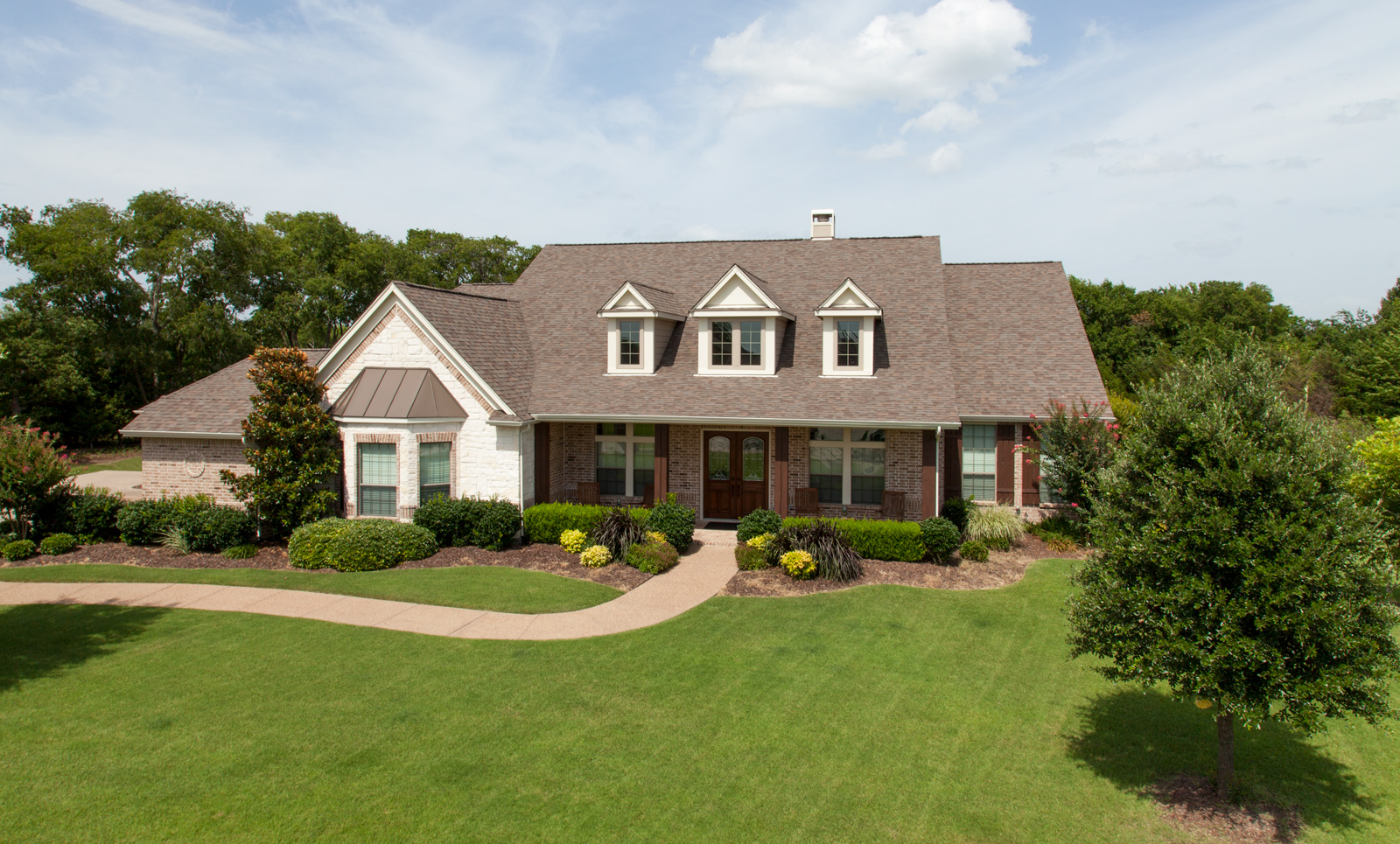Florida home with Legacy Scotchgard Natural Wood roof