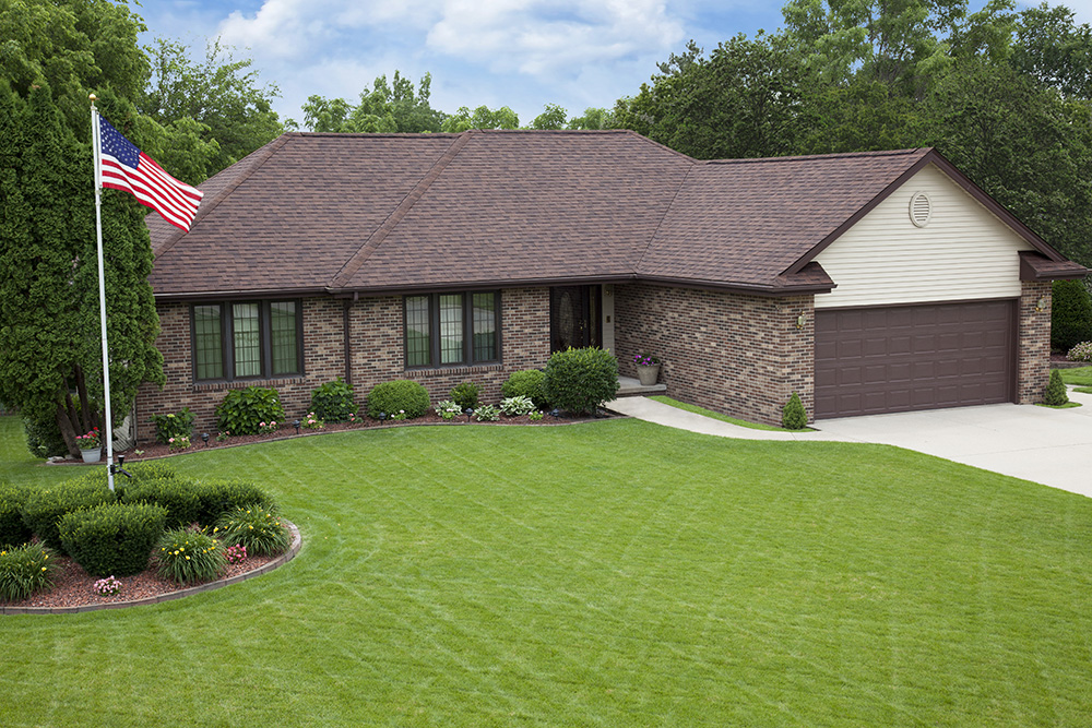 Florida home with Vista AR Antique Brown roof