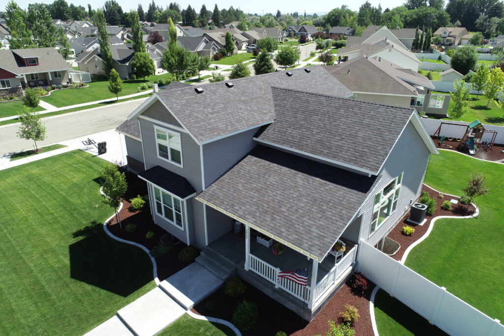 Florida home with Vista AR Black Oak roof