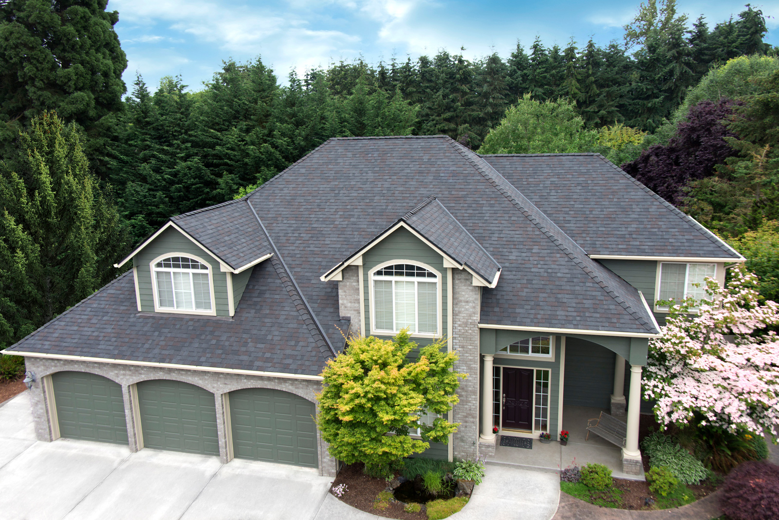 Florida home with Vista AR Black Oak roof