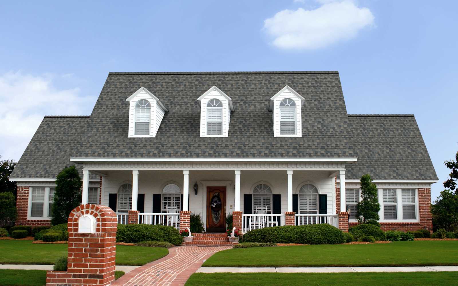 Home with Owens Corning Duration Peppercorn roof
