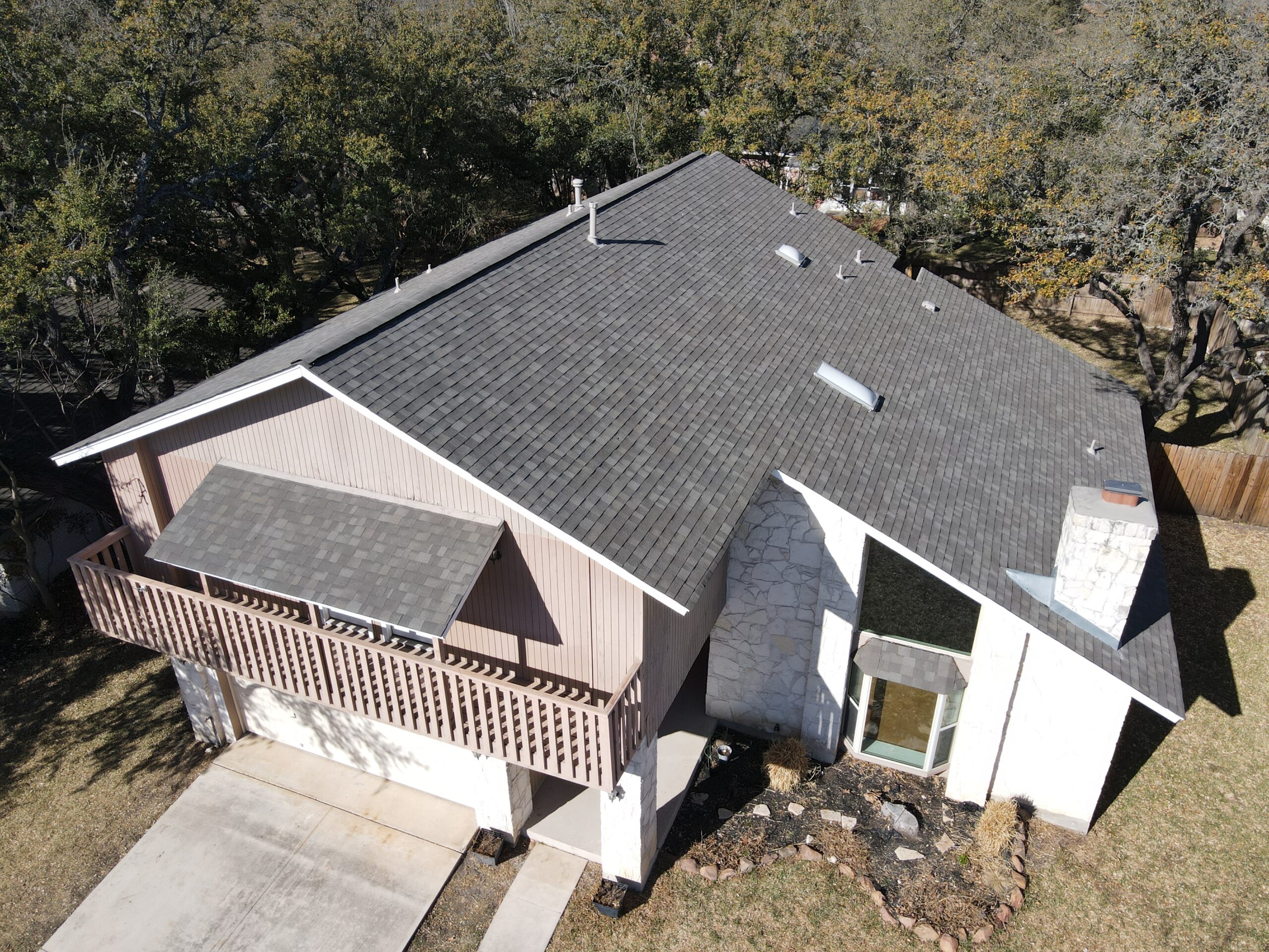 Florida home with Oakridge Driftwood roof