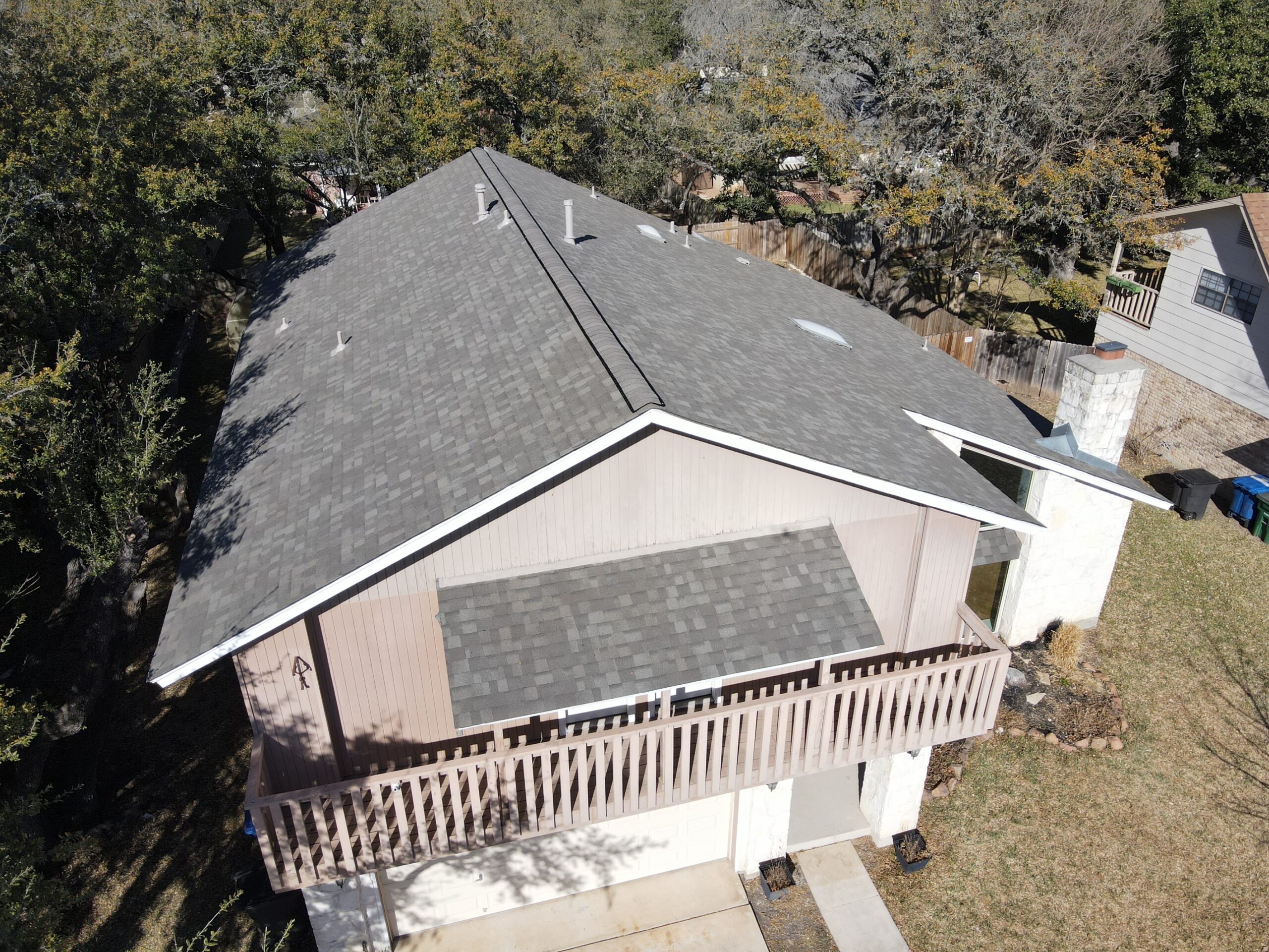 Florida home with Oakridge Driftwood roof