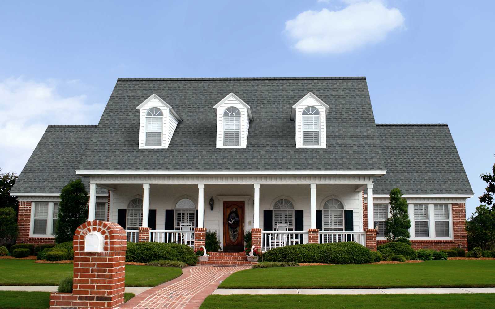 Florida home with Oakridge Estate Gray roof