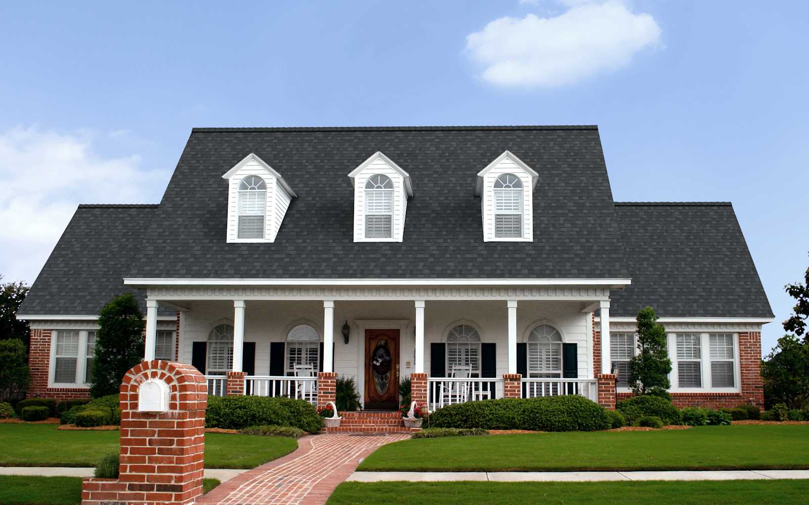 Florida home with Oakridge Onyx Black roof