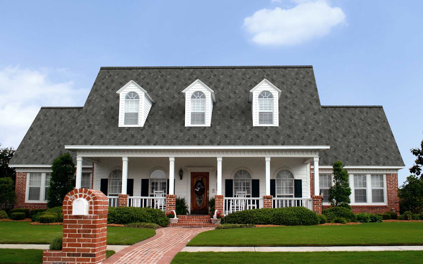 Florida home with Woodcrest Granite roof