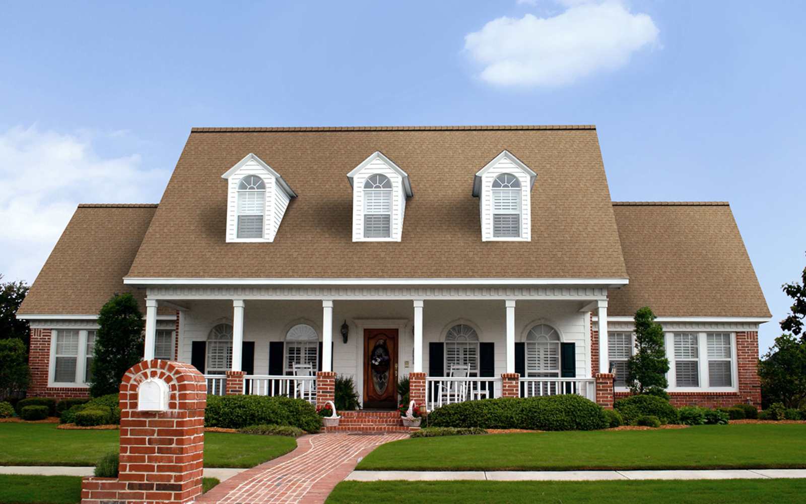Florida home with Woodcrest Sand Castle roof