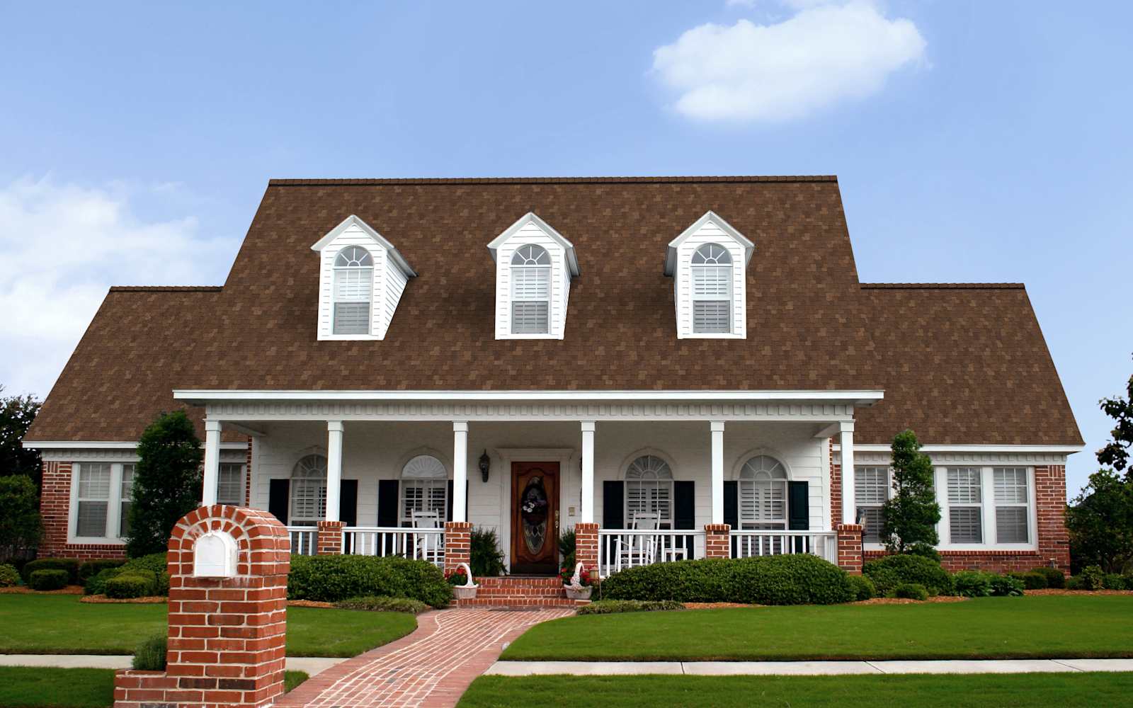 Florida home with Woodcrest Timber roof
